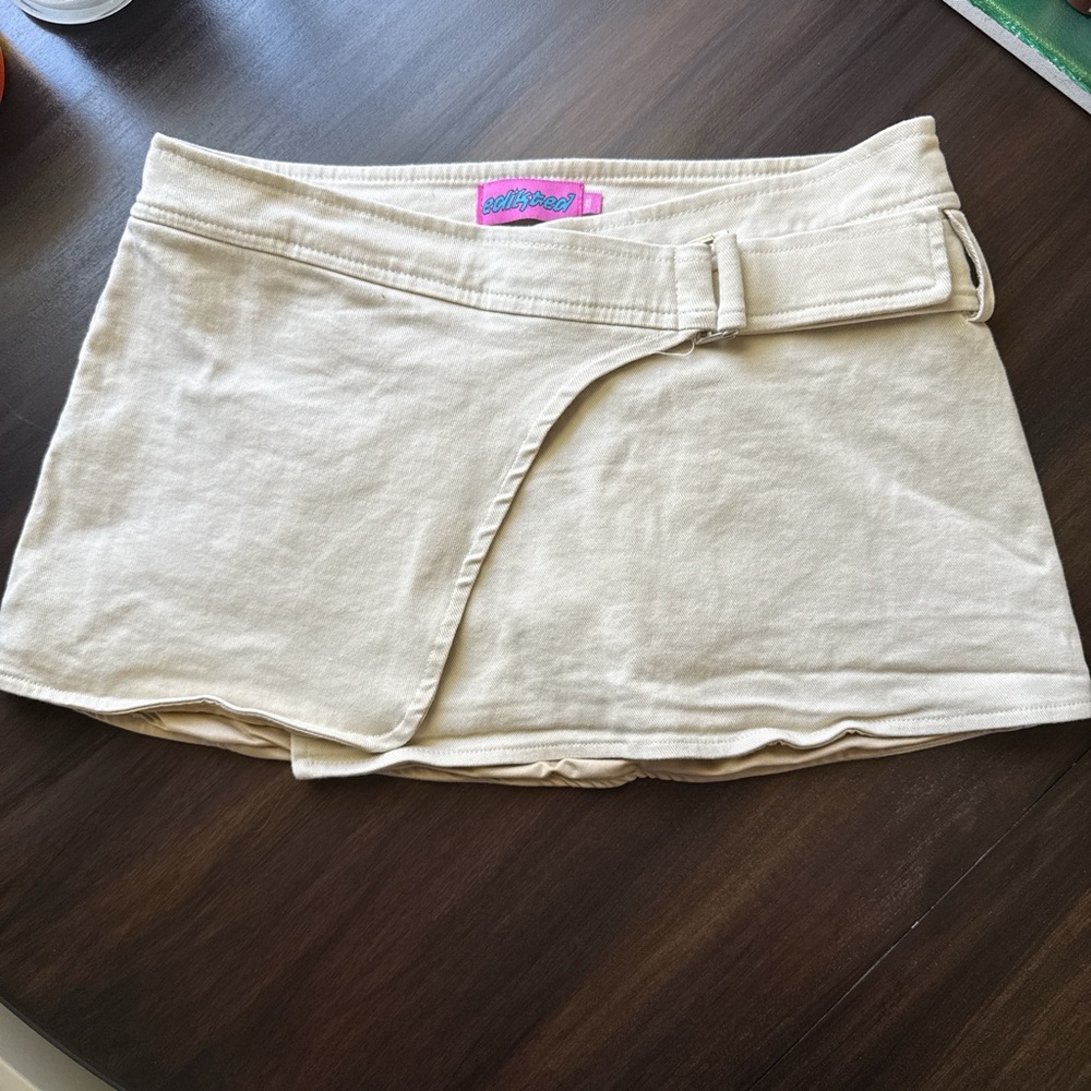 Edikted Mini Buckle Skirt
